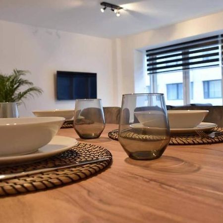 Vernieuwd appartement op 200m van de zee Oostende Buitenkant foto