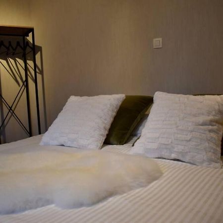 Vernieuwd appartement op 200m van de zee Oostende Buitenkant foto