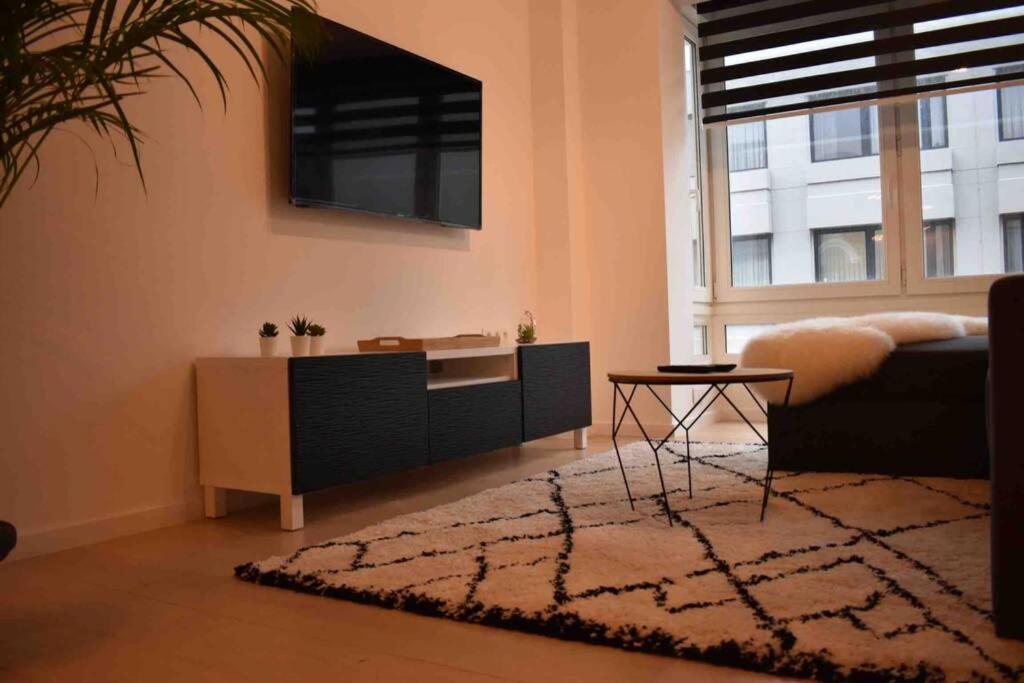 Vernieuwd appartement op 200m van de zee Oostende Buitenkant foto